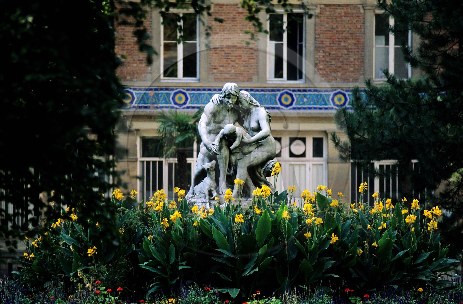 France, Paris (75), le jardin du Luxembourg, Joies de la famille par Daillion