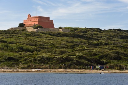 France, Var (83), Iles d'Hyères, parc national de Port Cros, Ile de Porquerolles, fort privé et restauré du Grand Langoustier