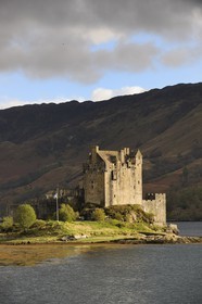 Royaume-Uni, Ecosse, région des Highlands, comté de Ross & Cromarty, Eilean Donan Castle, château à l'entrée du Loch Duich