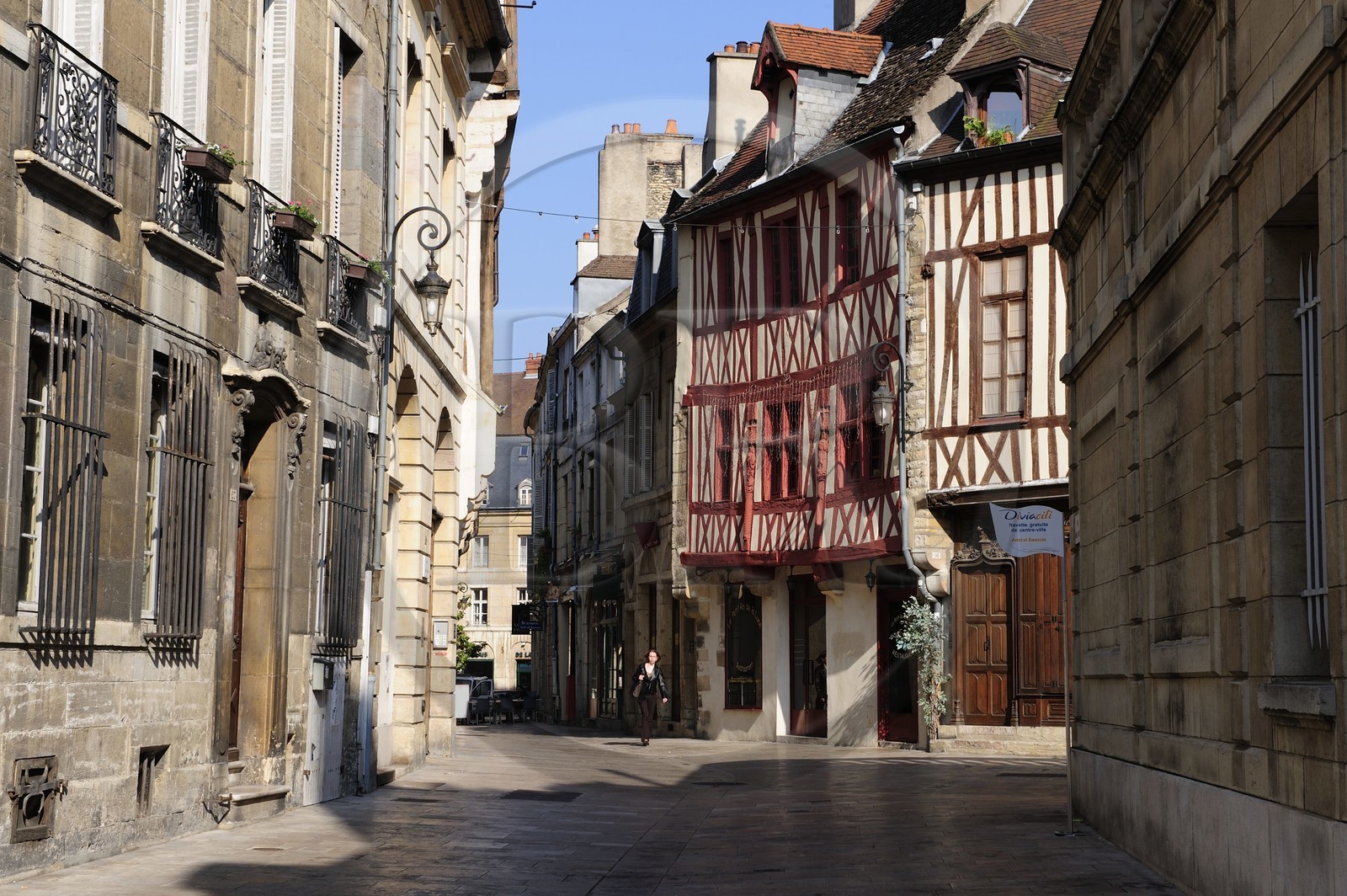 France, Côte d'Or (21), Dijon, maison à colombage à l'angle de la rue Vauban et de la rue Amiral-Roussin