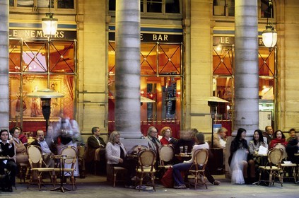 France, Paris (75), café Le Nemours, place du Palais Royal