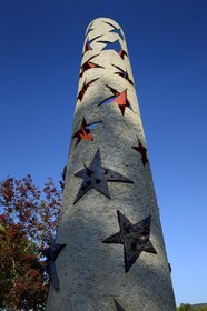 Luxembourg, district de Grevenmacher, région de la Moselle, Schengen, le musée européen dans le Centre Européen, chaque étoile représente un pays d'Europe sur cette colonne