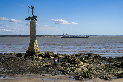 France, Loire Atlantique, Estuaire de la Loire, Saint Nazaire, la Grande plage, American Monument called Sammy built in memory of the American landing of June 26, 1917 in Saint-Nazaire on the waterfront beach