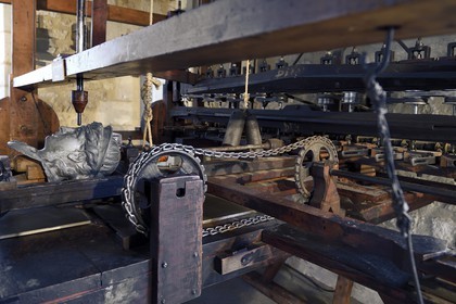 France, Dordogne, purple Perigord, Bergerac, Musee d’anthropologie du tabac (Tobacco Anthropology Museum) in the Peyrarede House built in 1604, working machine by copying (pipe bowls carving machine) by Dalloz