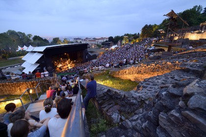 France, Rhône (69), Lyon, site historique classé Patrimoine Mondial de l'UNESCO, colline de Fourvière, théâtre romain, concert lors des Nuits de Fourvières