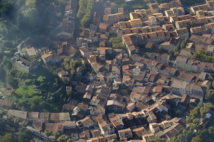 France, Var (83), Massif des Maures, village de Collobrières (vue aérienne)