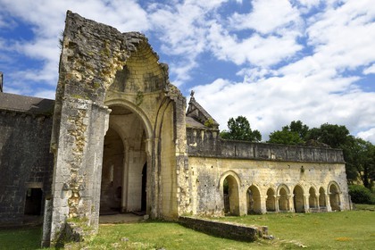 France, Dordogne (24), Périgord Vert, Villars, abbaye cistercienne de Boschaud du 12ème siècle qui dépendait de l'abbaye de Clairvaux, emplacement du cloitre