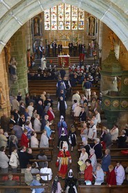 France, Finistere, Locronan, labelled Les plus Beaux Villages de France (The Most Beautiful Villages of France), Saint Ronan church, religious ceremony that ends the procession of the Tromenie