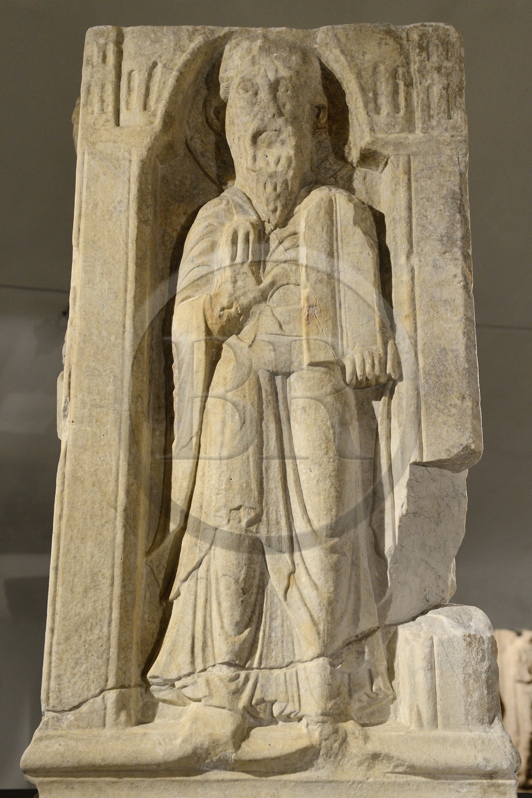 France, Rhône (69), Lyon, site historique classé Patrimoine Mondial de l'UNESCO, Vieux Lyon, musées Gadagne, Musée d'histoire de la ville de Lyon, élément architectural sculpté dit Pilier d'Abraham marbre en provenance de l'Ile Barbe (1175)