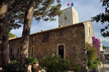 France, Alpes-Maritimes (06), Cannes, la vieille ville dans le quartier Le Suquet, la Tour du Suquet au sein du musée de la Castre installé dans les vestiges du chateau médiéval des moines de Lérins