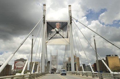 South Africa, Gauteng Province, Johannesburg, Nelson Mandela bridge and the district of Braamfontein in the background