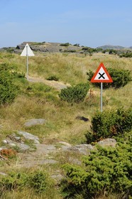 Norvège, Rogaland, région de Stavanger, Land Art sur l'île de Bru (Stavanger 2008), Crossroads de Jorn Ronnau qui marque l'emplacement de la route du tunnel