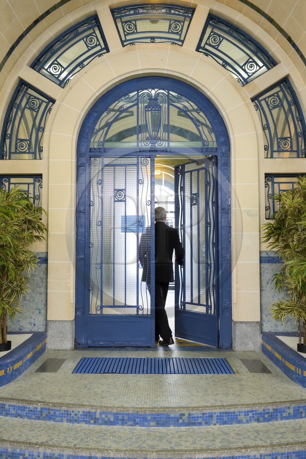 France, Ille-et-Vilaine (35), Rennes, la piscine municipale et bains publics Saint-Georges (1923-1926) construite par l'architecte Emmanuel Le Ray et décorée par le mosaïste Isidore Odorico