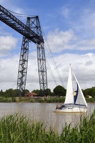 France, Charente-Maritime (17), Rochefort, le pont transbordeur de Rochefort (ou Martrou) construit par Ferdinand Arnodin en 1900, c'est  le dernier en France