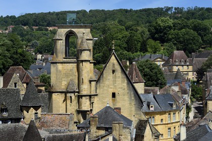 France, Dordogne, Perigord Noir, Dordogne valley, Sarlat la Caneda, place de la Liberté, elevator in the bell tower of St. Mary's Church converted into a covered market and cultural center by the architect Jean Nouvel, architect Jean Nouvel, compulsory mention