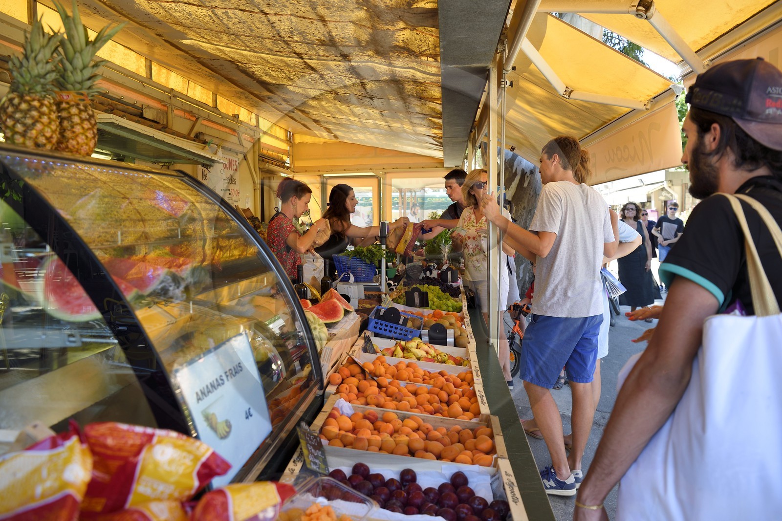 France, Var (83), Iles d'Hyères, parc national de Port Cros, Ile de Porquerolles, commerce de fruit et légumes pour l'Ile