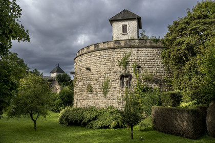 France, Côte-d'Or (21), les climats de Bourgogne classés Patrimoine Mondial de l'UNESCO, Beaune, une des deux tours vestiges du chateau de Beaune (début XVIe siècle) sur les remparts à l'Est
