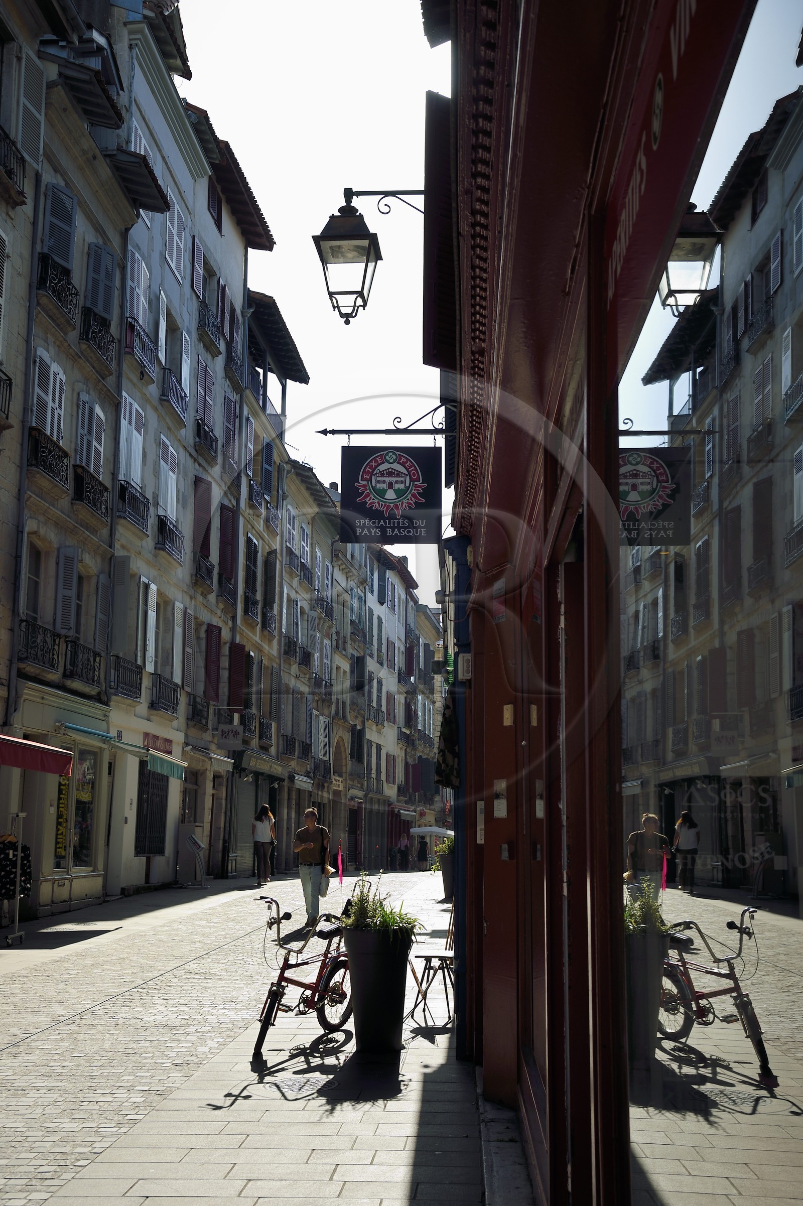 France, Pyrénées-Atlantiques (64), Pays-Basque, Bayonne, la rue d'Espagne