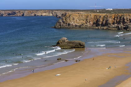 Portugal, Algarve, parc naturel du Sud-Ouest Alentejano et Costa Vicentina, Sagres à l'extrême sud-ouest du Portugal et de l'Europe, la plage Praia do Tonel