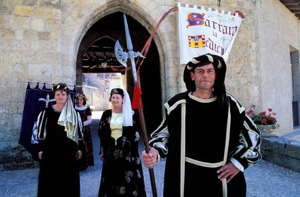France, Gers (32), Sarrant, labellisé Les Plus Beaux Villages de France, fête médiévale en costumes au village de Sarrant, labellisé Les Plus Beaux Villages de France