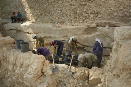 Israel, Cisjordanie, l'Hérodion, colline artificiellement exhaussée qui abrite les ruines d'un palais fortifié construit par le roi Hérode Ier le Grand (site classé Parc National), les fouilles du théâtre du roi Hérode ont été menées par le professeur Ehud Netzer et maintenant par Yakov Kalman