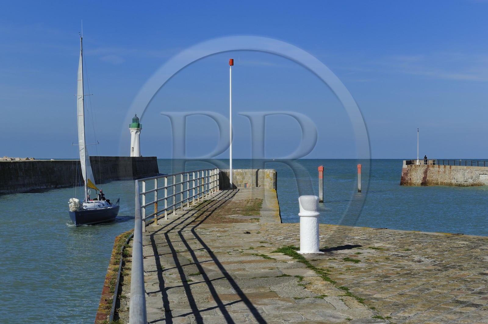 France, Seine-Maritime (76), Saint-Valery-en-Caux, l'entrée du port de pêche