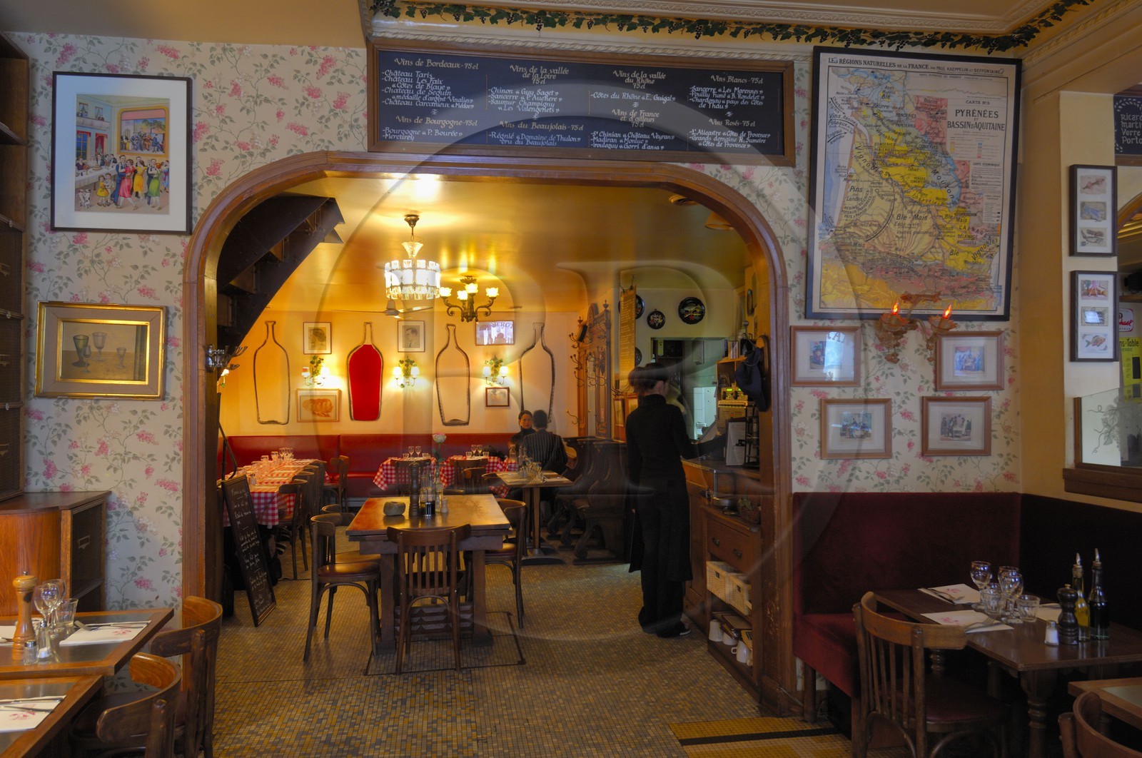 France, Paris (75), restaurant Aux vins des Pyrénées rue Beautreillis