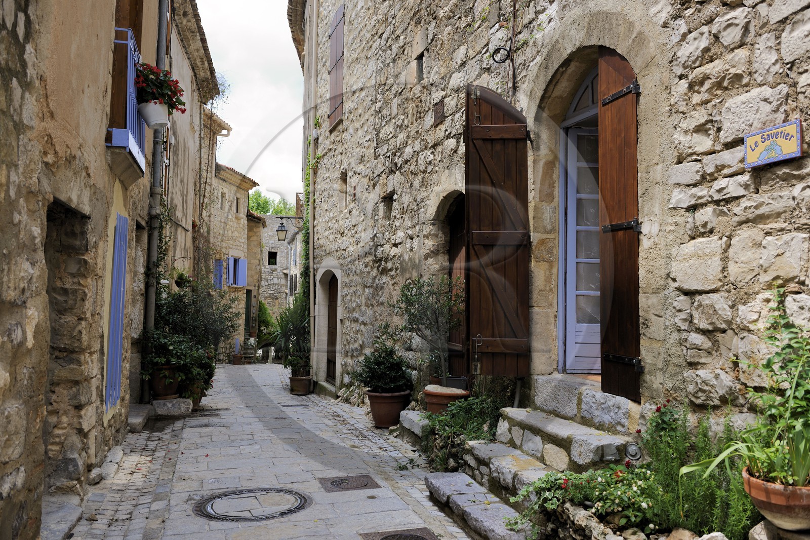 France, Hérault (34), region du Pic Saint-Loup, Les Matelles, la rue principale de la vieille ville France, Hérault (34), region du Pic Saint-Loup, Les Matelles, la rue principale de la vieille ville