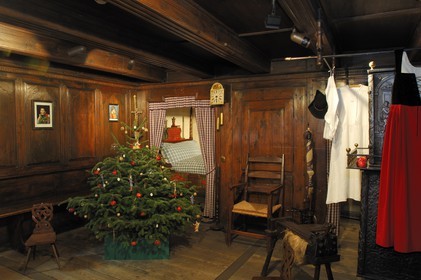 France, Bas Rhin (67,) Strasbourg, musée alsacien, sapin de Noel traditionnel