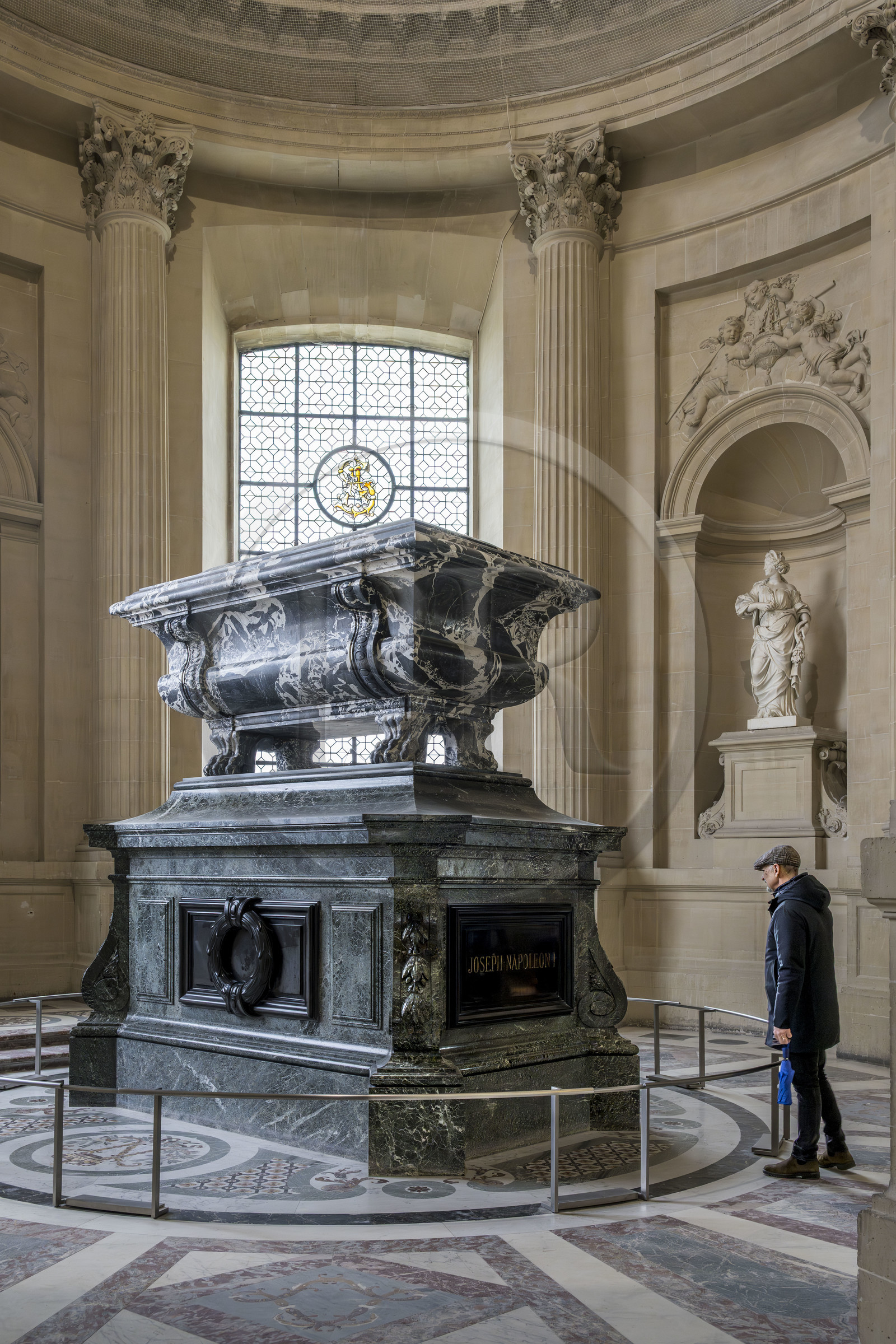France, Paris (75), Hotel des Invalides, la cathédrale Saint-Louis-des-Invalides, le panthéon militaire, le dôme des Invalides, tombeau de Joseph Bonaparte, roi de Naples puis roi d'Espagne, frère ainé de Napoléon Bonaparte, dans la chapelle Saint-Augustin