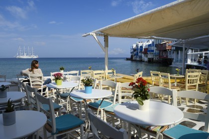 Grèce, Les Cyclades, mer Égée, île de Mykonos, Chora (Mykonos town), quartier de la petite Venise (Little Venice)