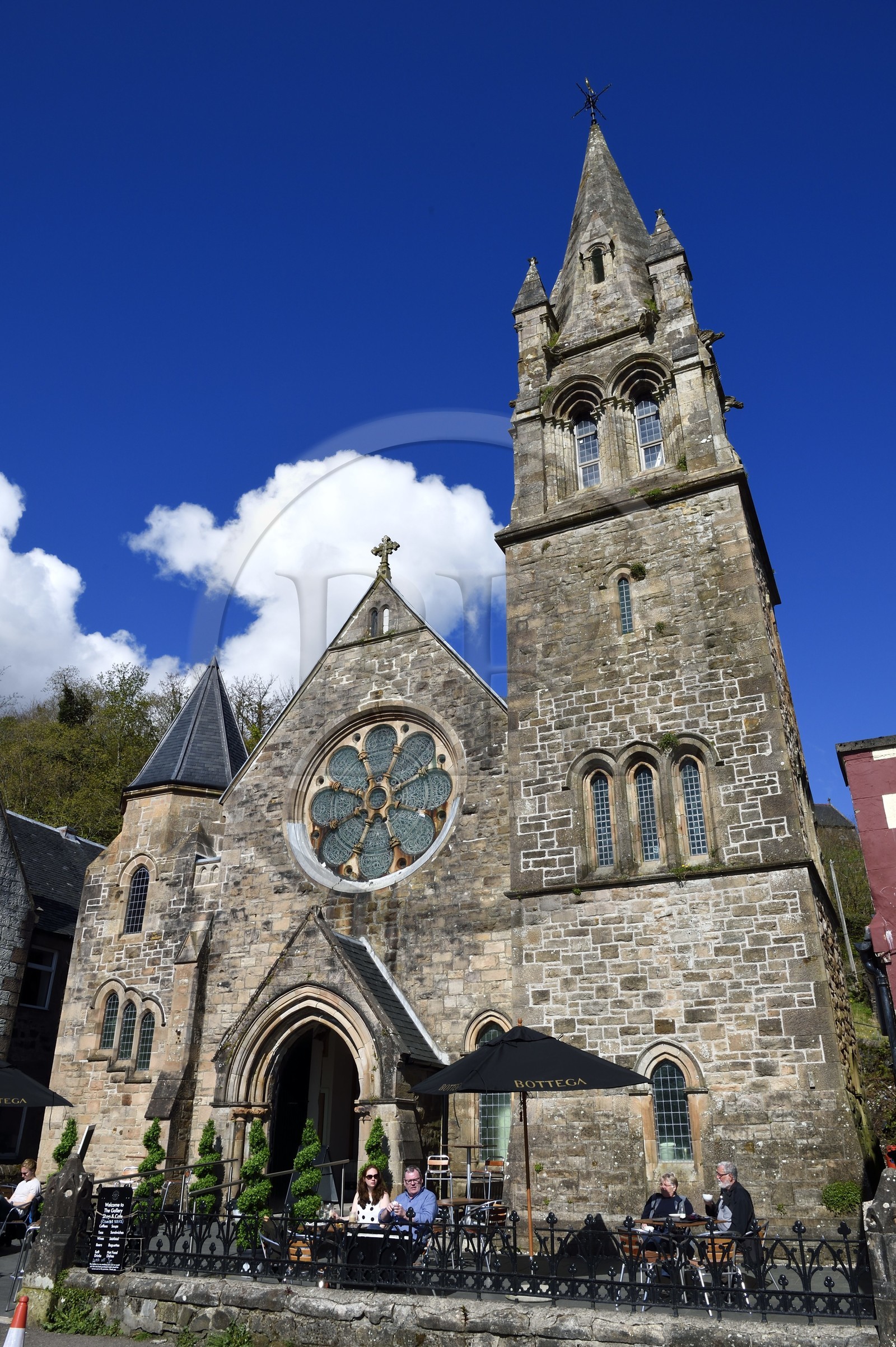 Royaume-Uni, Ecosse, Highland, Hébrides intérieures, Ile de Mull, ancienne eglise de Tobermory transformée en café