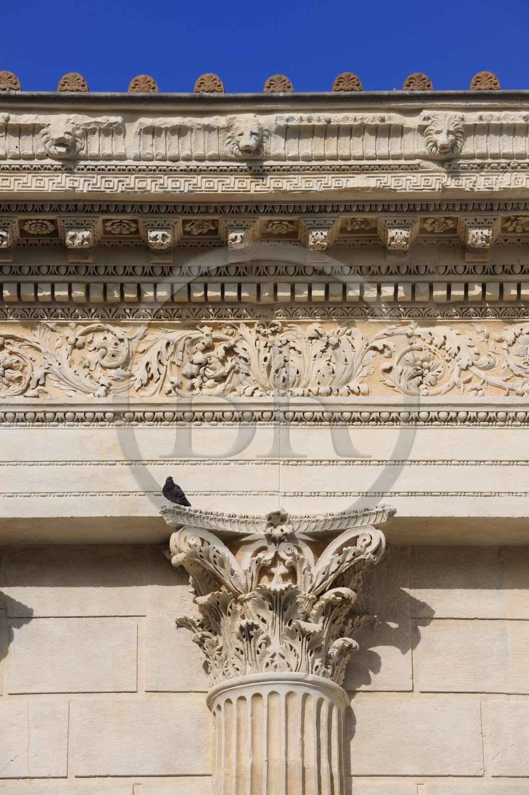 France, Gard (30), Nimes, la Maison Carrée, ancien temple romain du Ier siècle avant JC, Musée d'Art Contemporain