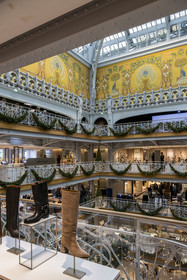 France, Paris, the La Samaritaine department store during the Christmas holidays