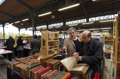 France, Paris, Parc George Brassens, book market