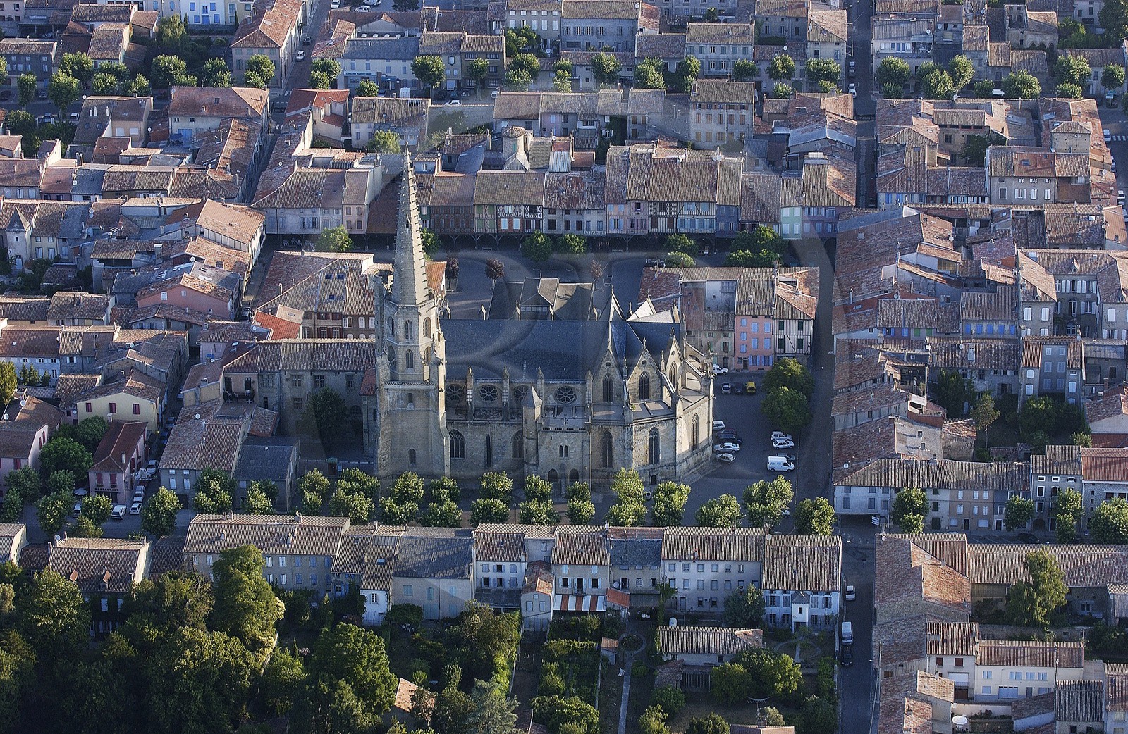 France, Ari