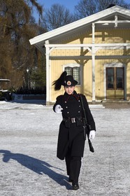 Norvège, Oslo, le Palais Royal (Kongelige Slott), membre de la Garde Royale