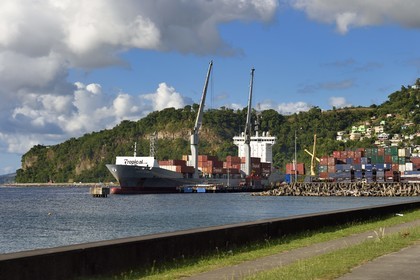 Caraïbes, Ile de la Dominique, la capitale Roseau, le port de commerce