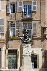 France, Bouches du Rhone, Aix en Provence, bust of Emile Zola place Ganay
