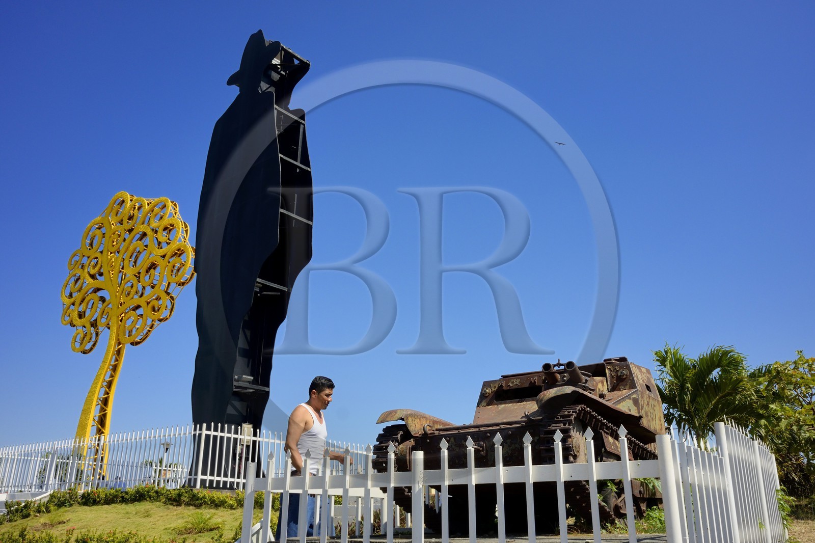 Nicaragua, Managua, Parque Historico Nacional Loma de Tiscapa, sculpture de la silhouette du général Augusto Cesar Sandino Nicaragua, Managua, Parque Historico Nacional Loma de Tiscapa, sculpture de la silhouette du général Augusto Cesar Sandino