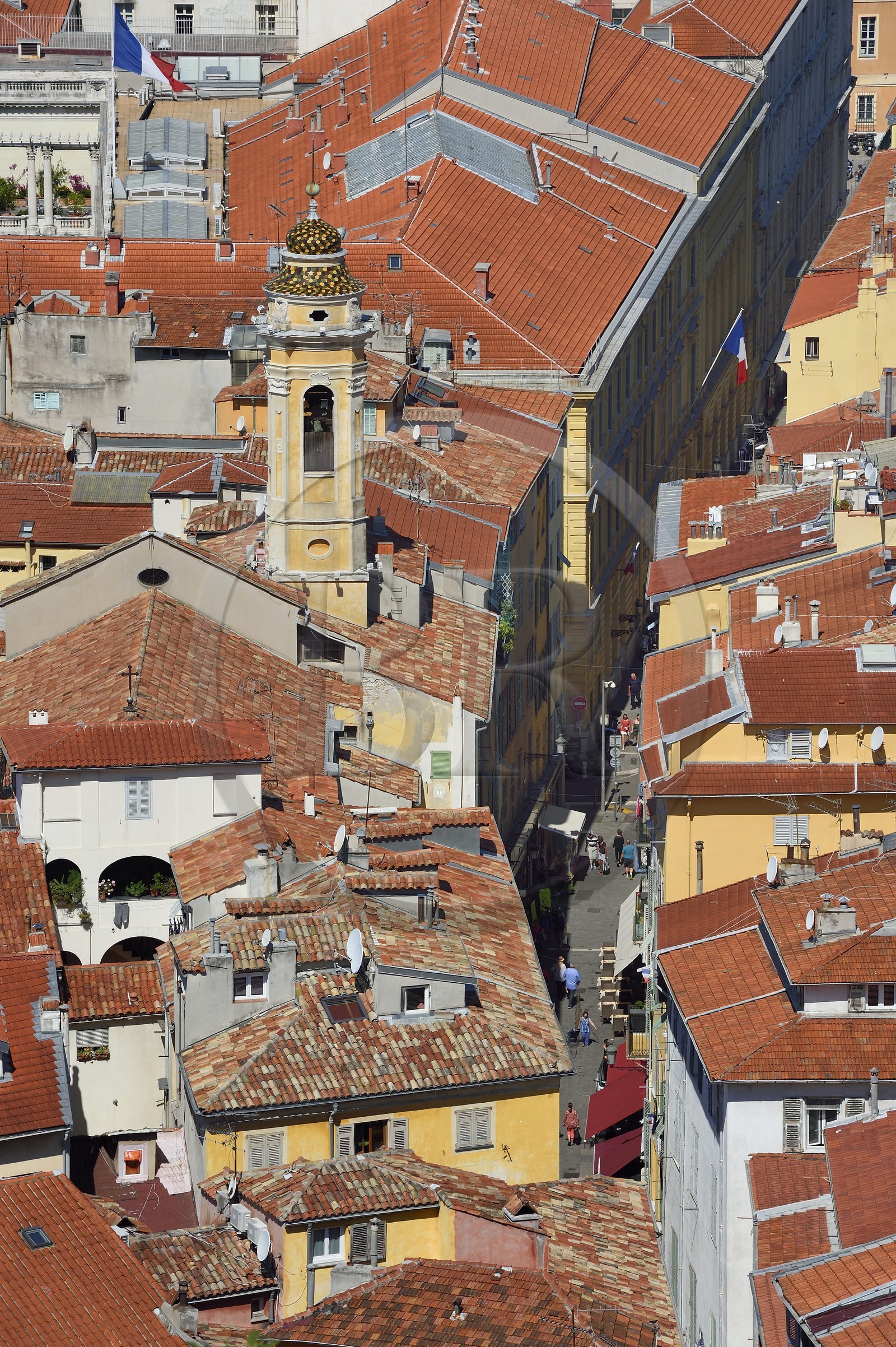 France, Alpes-Maritimes (06), Nice, vieille ville, l'église de l'Annonciation et la rue de la prefecture