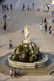 France, Hérault (34), Montpellier, Place de la Comédie, fontaine des Trois Grâces
