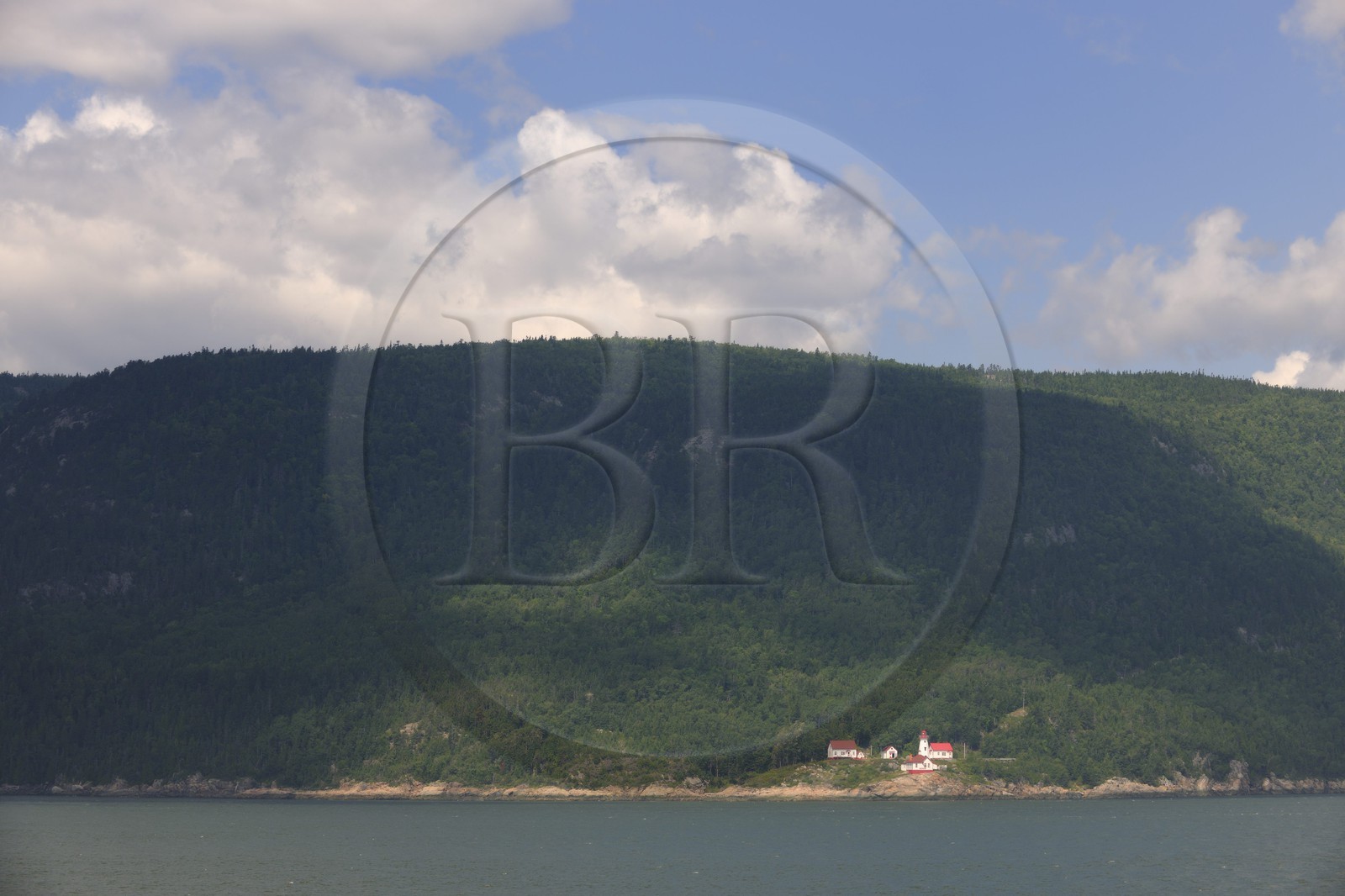 Canada, province de Québec, région du Manicouagan, phare du Cap Saumon sur le Saint Laurent