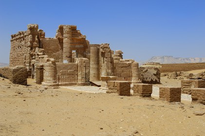 Egypte, désert libyque, oasis de Dakhla, temple de Deir el-Hagar
