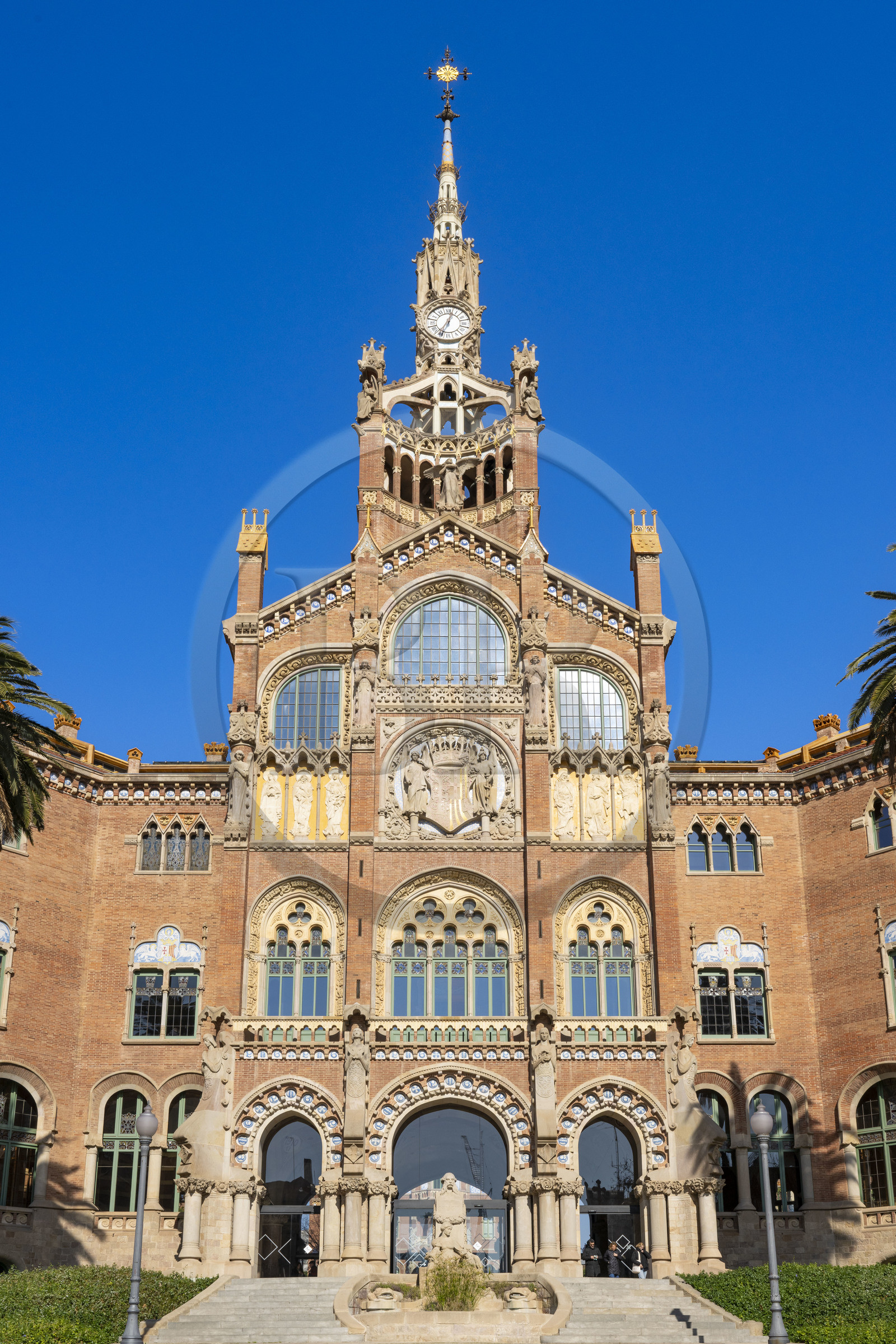 Espagne, Catalogne, Barcelone, quartier d'El Guinardo, ancien Hospital de la Santa Creu i de Sant Pau classé Patrimoine Mondial de l'UNESCO, de style moderniste par l'architecte Domenech i Montaner, aujourd'hui un musée et un centre culturel, batiment de l'administration