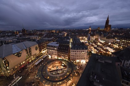 France, Bas Rhin, Strasbourg, old town listed as World Heritage by UNESCO, the Place de l'Homme de Fer in the foreground, the big Christmas tree on the place Kleber and the cathedral