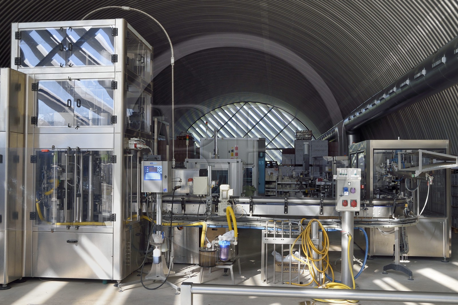 France, Bouches-du-Rhône (13),  Le Puy Sainte Réparade, Chateau La Coste domaine viticole et centre d'art contemporain, AOP Côteaux d'Aix, Chais de Vinification par Jean Nouvel (Mention Obligatoire)