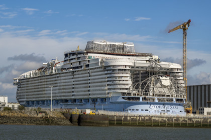 France, Loire-Atlantique (44), Saint-Nazaire, les Chantiers de l'Atlantique, paquebot de croisière géant en construction
