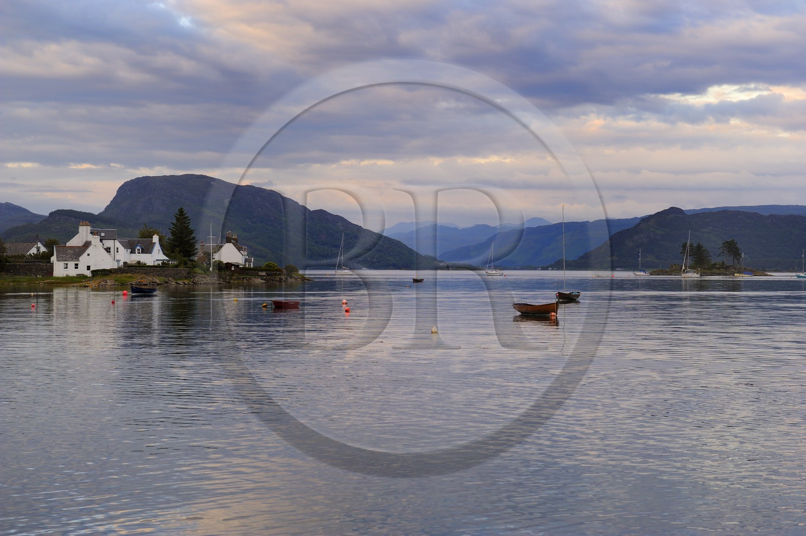 Royaume-Uni, Ecosse, Highland, Plockton, vue sur le Loch Carron