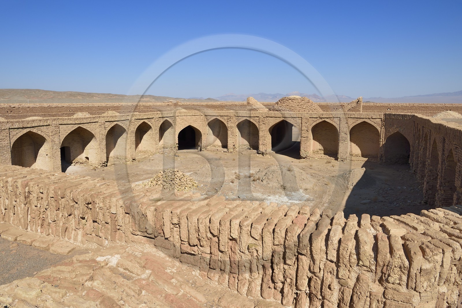 Iran, Province de Yazd, désert du Dasht-e Kavir, caravanserail de Saqand Iran, Province de Yazd, désert du Dasht-e Kavir, caravanserail de Saqand